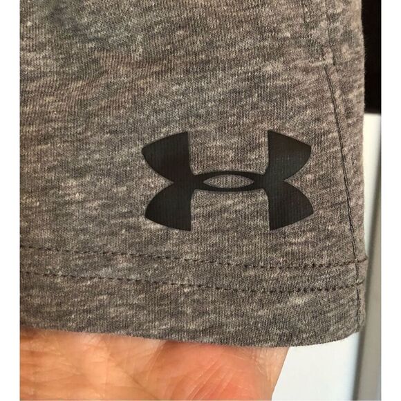 UNDER ARMOUR - L Sz S - NWT Heat Gear Woman's Stadium Hoodie in Graphite - Picture 11 of 16